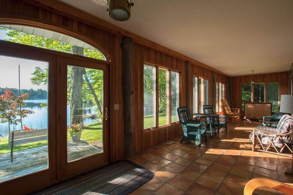 Van Ettan Lake Lodge (Van Etten Lake Lodge) - Loud Island Photo From Drone Pro Media (newer photo)